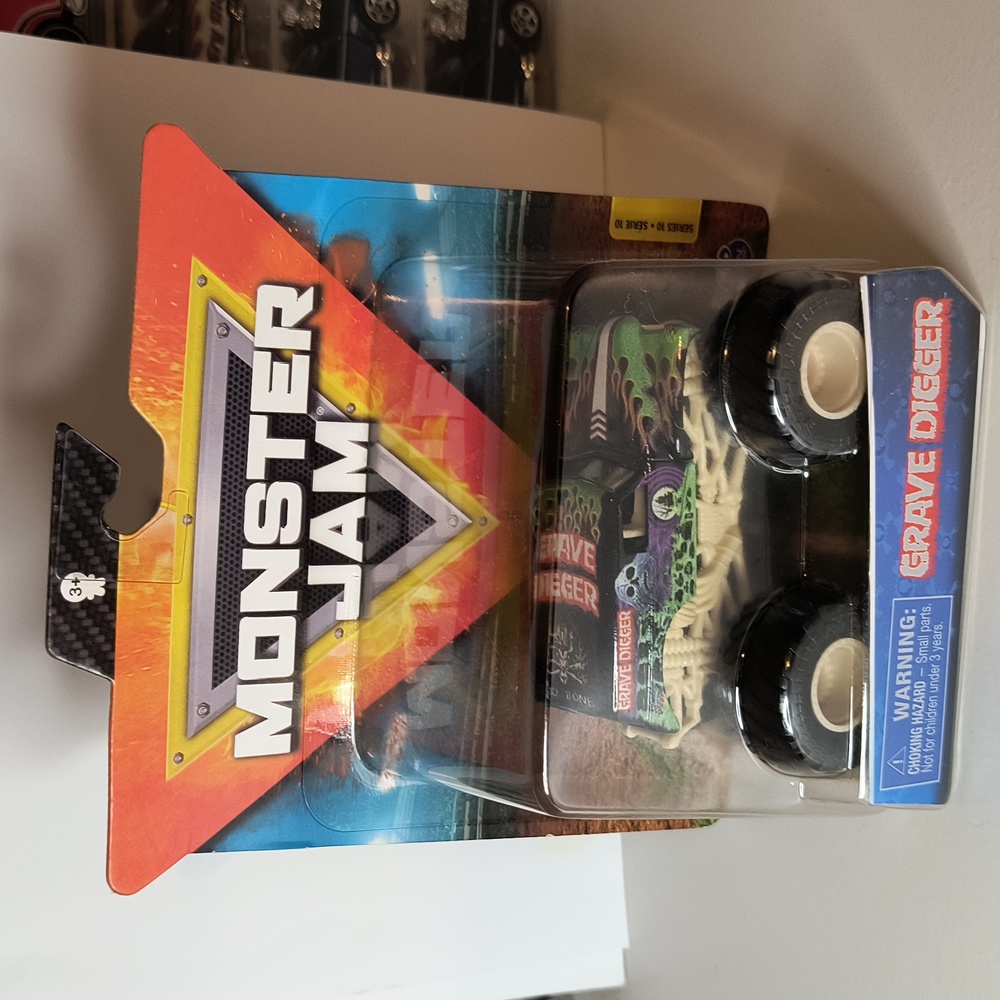 B1  monster jam grave digger 1/64 2020